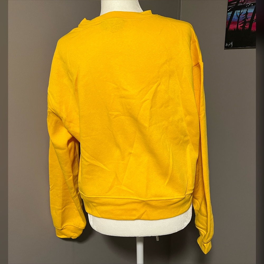 Aaliyah Yellow Crop Sweatshirt Top Size Large - Picture 2 of 5